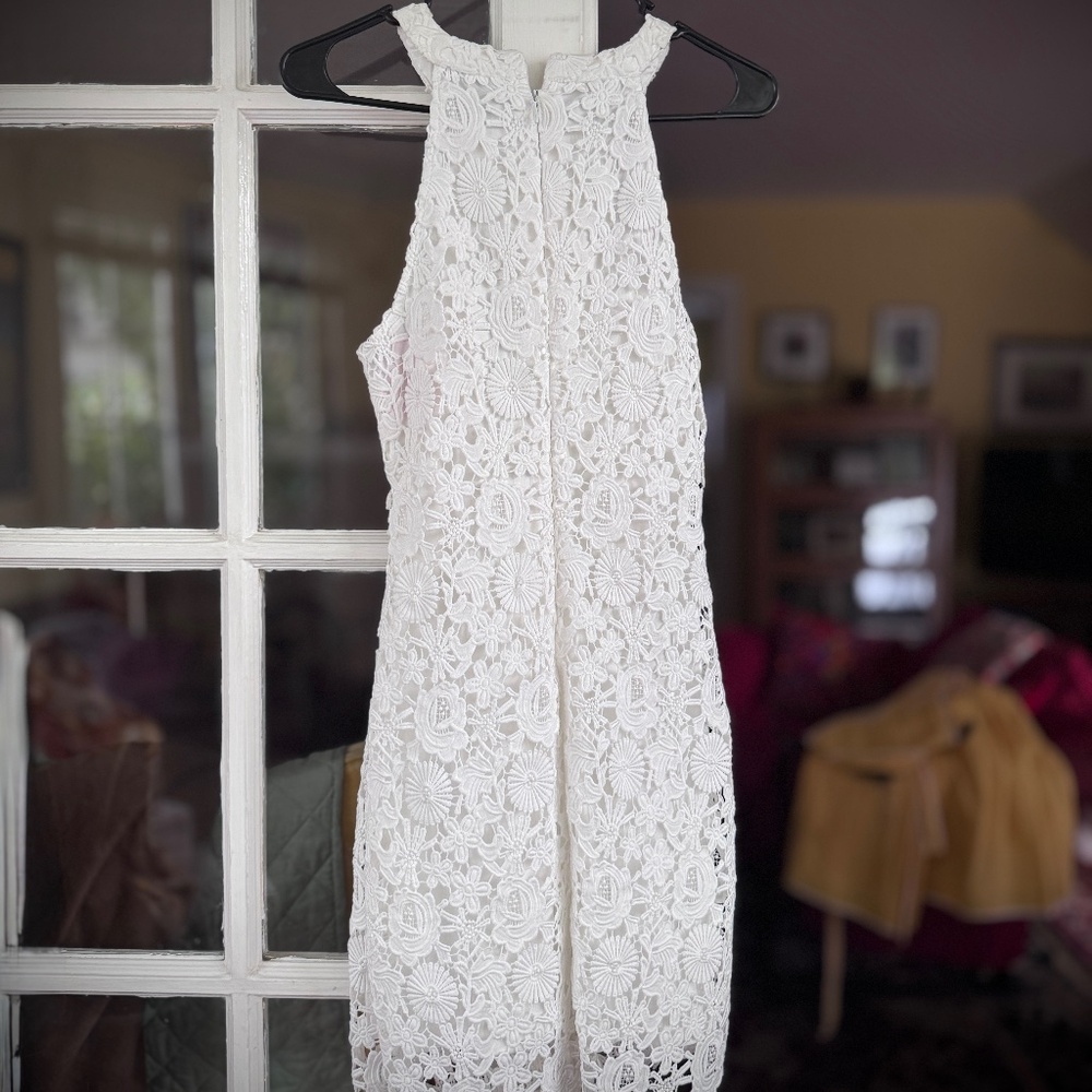 Lulu’s white lace halter neck sleeveless mini Dress in Sz. S Like New - Picture 5 of 8